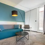 Kolovare فندق زادار