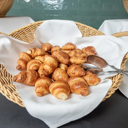 Отель Kolovare 4*