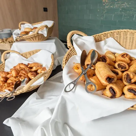 Отель Kolovare Задар