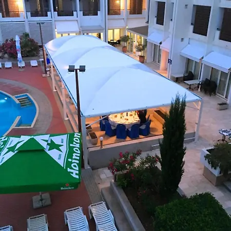 Hotel Kolovare 4*