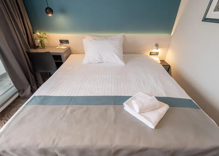 Отель Kolovare Задар