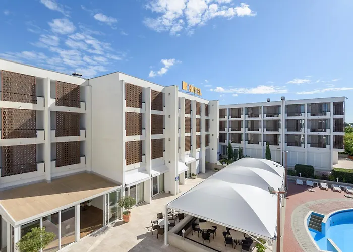 Hotell Kolovare 4*