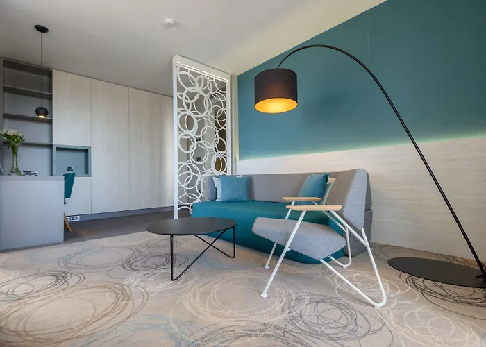 Отель Kolovare 4*