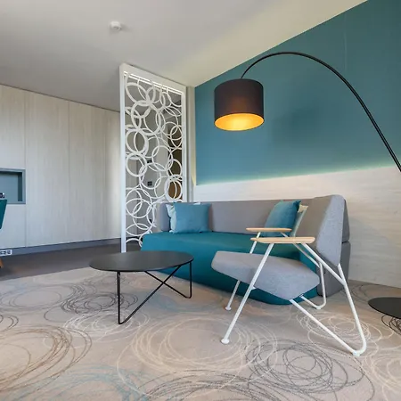 科洛瓦尔酒店 4* 扎达尔