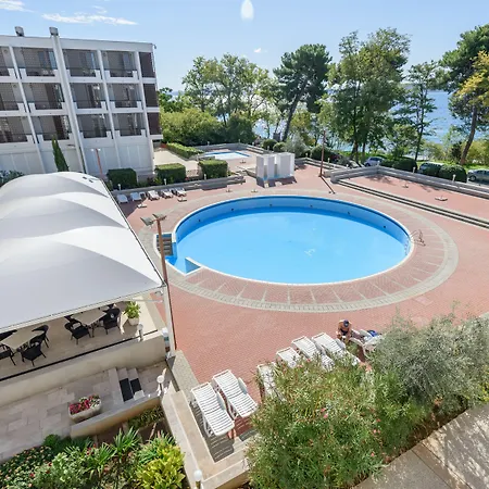 科洛瓦尔酒店 4*