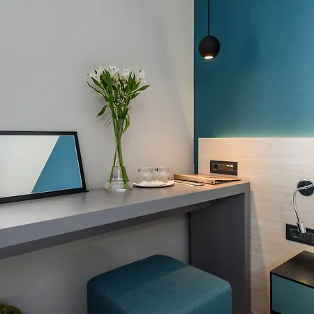 科洛瓦尔酒店 4* 扎达尔