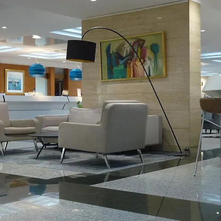 科洛瓦尔酒店 4*