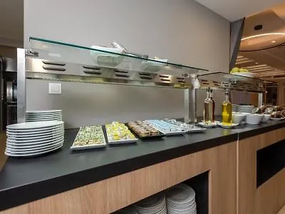 科洛瓦尔酒店 4*